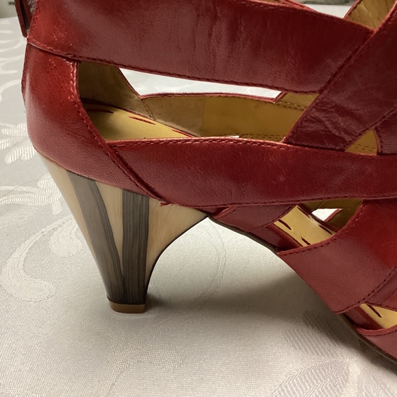 Nine West Leather Open Toe Heels LOOK AT THESE HEELS. STUNNING UNIQUE💃💃💃‼️‼️‼ - Picture 11 of 14